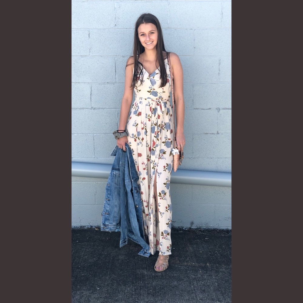 AMERICAN EAGLE Cream Floral Jumpsuit - Picture 8 of 8